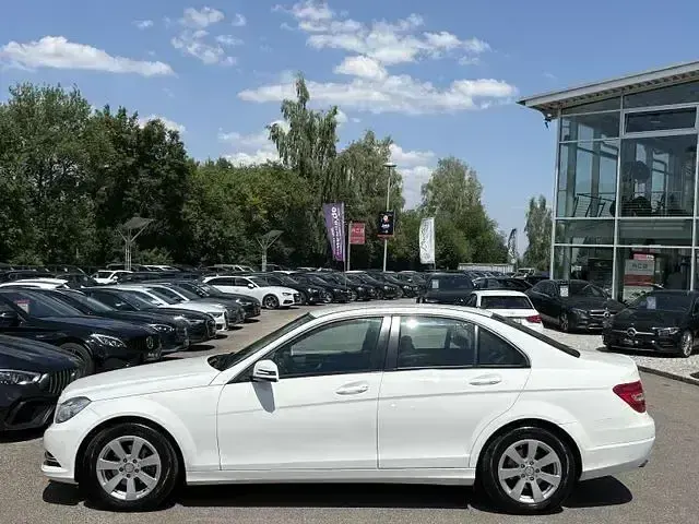 Gebraucht Mercedes C180 156 PS (114 kW) 2012 Weiß Limousine