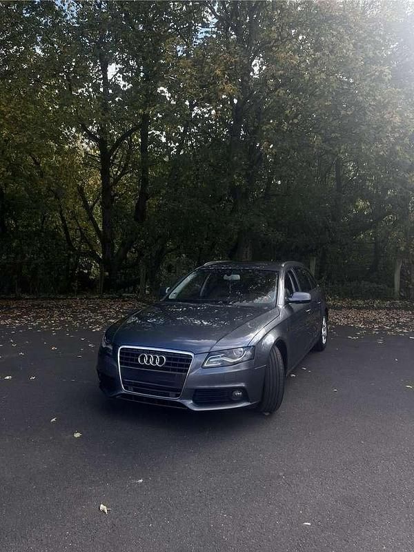 Gebraucht 2012 Audi A4 Ambition Kombi | 9.999 € (Teuer) - Bild 1/4