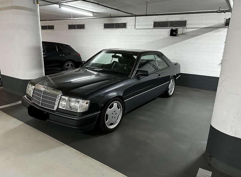 Schwarz Gebraucht 1992 Mercedes 230 Coupé | 25.500 € - Bild 1/4