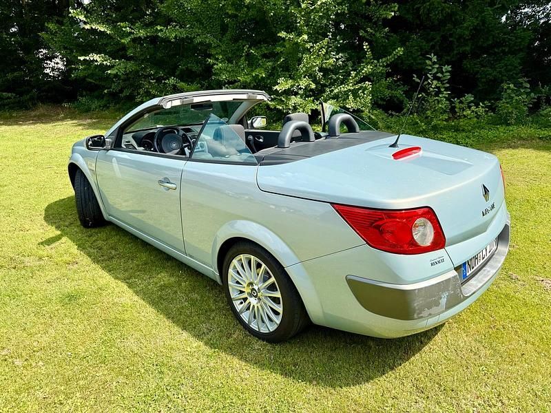 Gebraucht Renault Mégane Cabriolet 112 PS (82 kW) 2004 Silber Cabrio