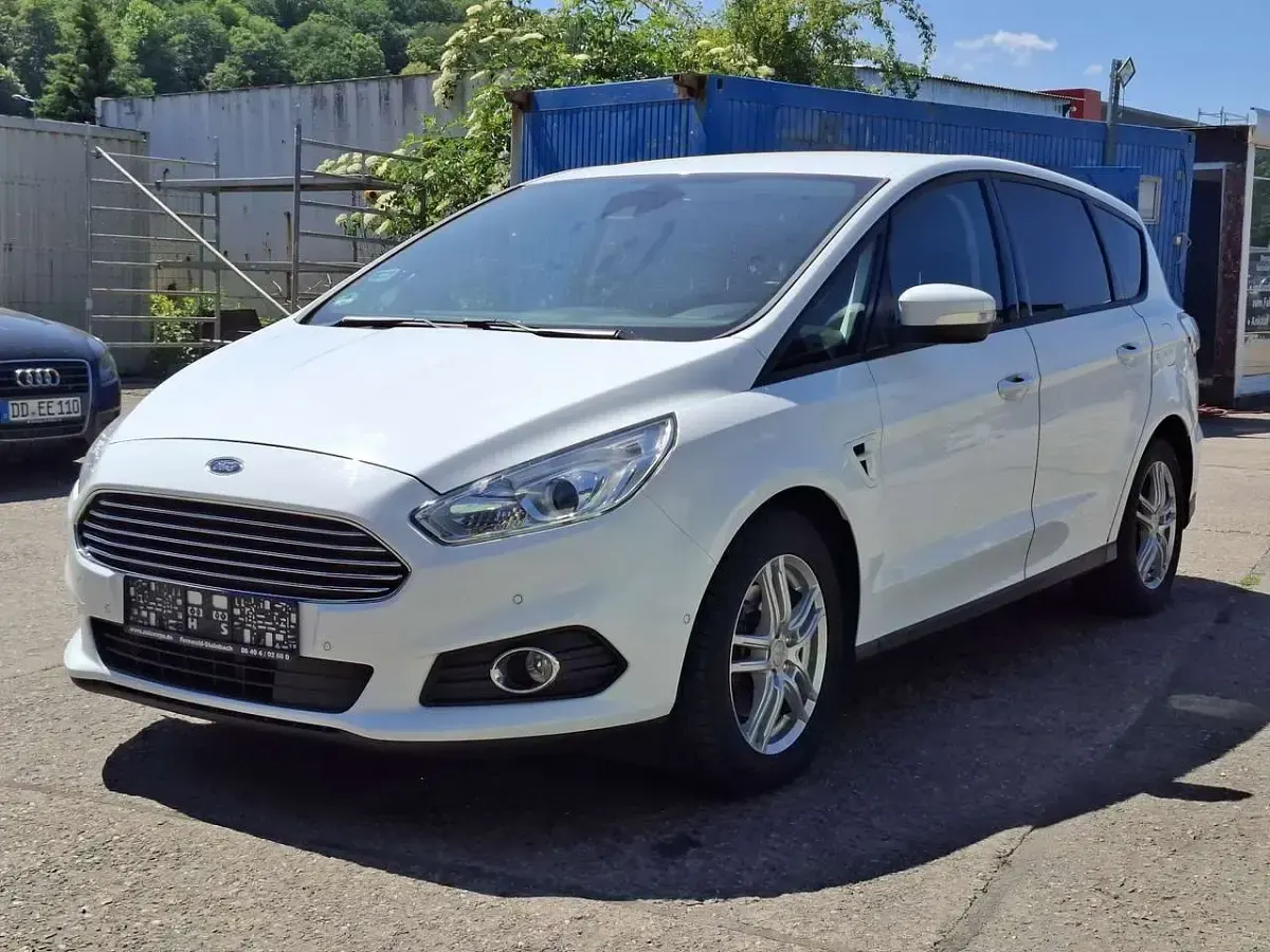 Gebraucht Ford S-MAX Trend 150 PS (110 kW) 2017 Frostweiß Van / Kleinbus