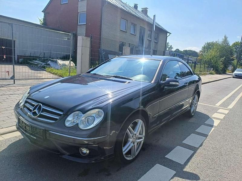 Chromitschwarz Gebraucht 2008 Mercedes CLK200 Sport Edition Coupé | 7.970 € (Fairer Preis) - Bild 1/4