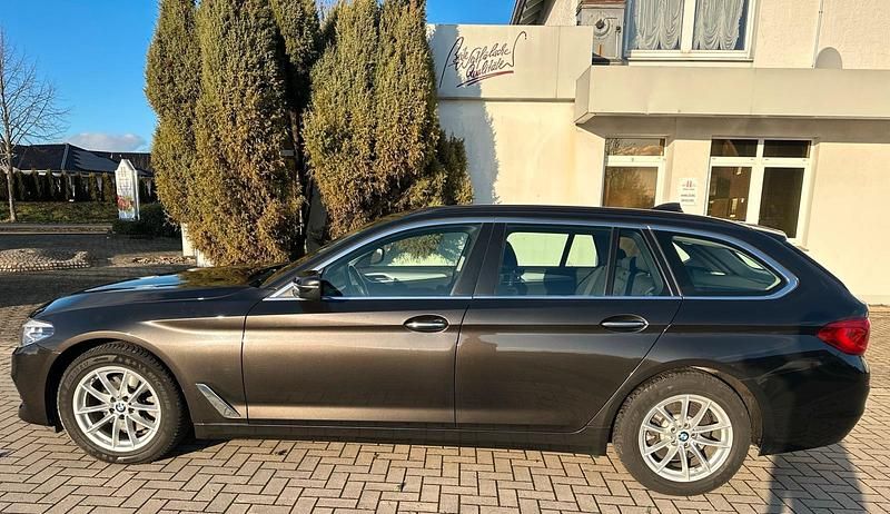 Gebraucht BMW 520 190 PS (139 kW) 2017 Braun Kombi