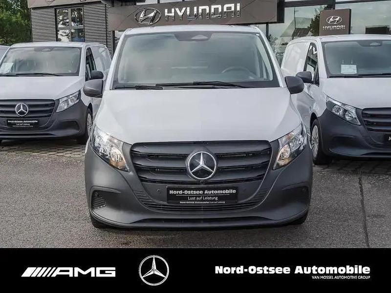 Gebraucht Mercedes Vito 163 PS (119 kW) 2024 Weiss Van