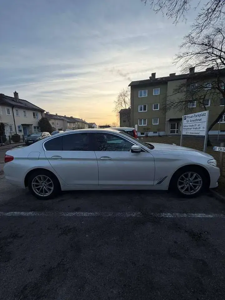 Gebraucht BMW 520 190 PS (139 kW) 2018 Weiß Limousine