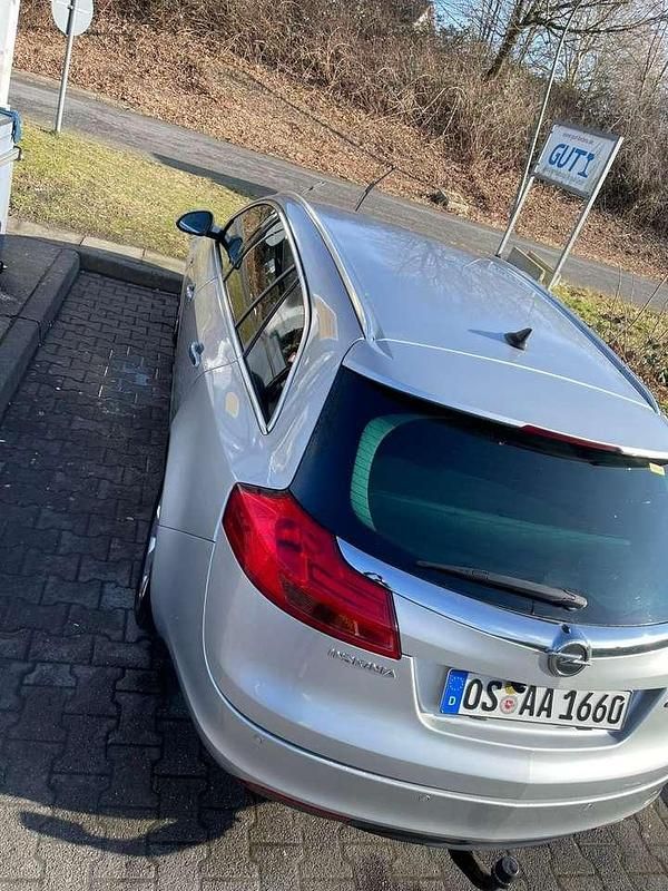 Gebraucht Opel Insignia Sport 163 PS (119 kW) 2011 Grau Limousine