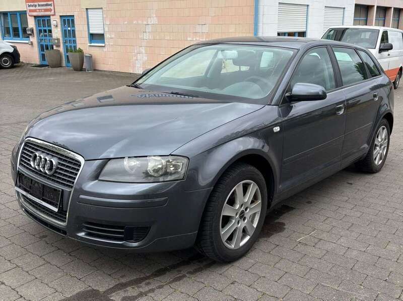 Delfingrau metallic Gebraucht 2007 Audi A3 Attraction Kleinwagen | 4.400 € (Fairer Preis) - Bild 1/4