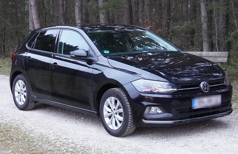 Schwarz Gebraucht 2018 VW Polo Highline Kleinwagen | 10.400 € (Teuer) - Bild 1/4