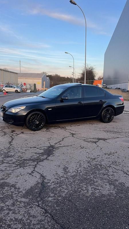 Gebraucht BMW 520 Advantage 177 PS (130 kW) 2009 Schwarz Limousine