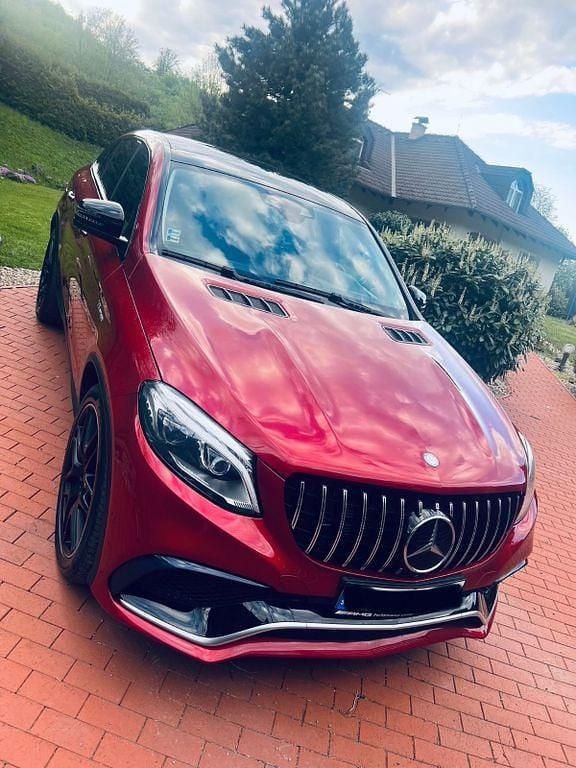 Rot Gebraucht 2015 Mercedes GLE63 AMG AMG SUV | 45.900 € (Fairer Preis) - Bild 1/4