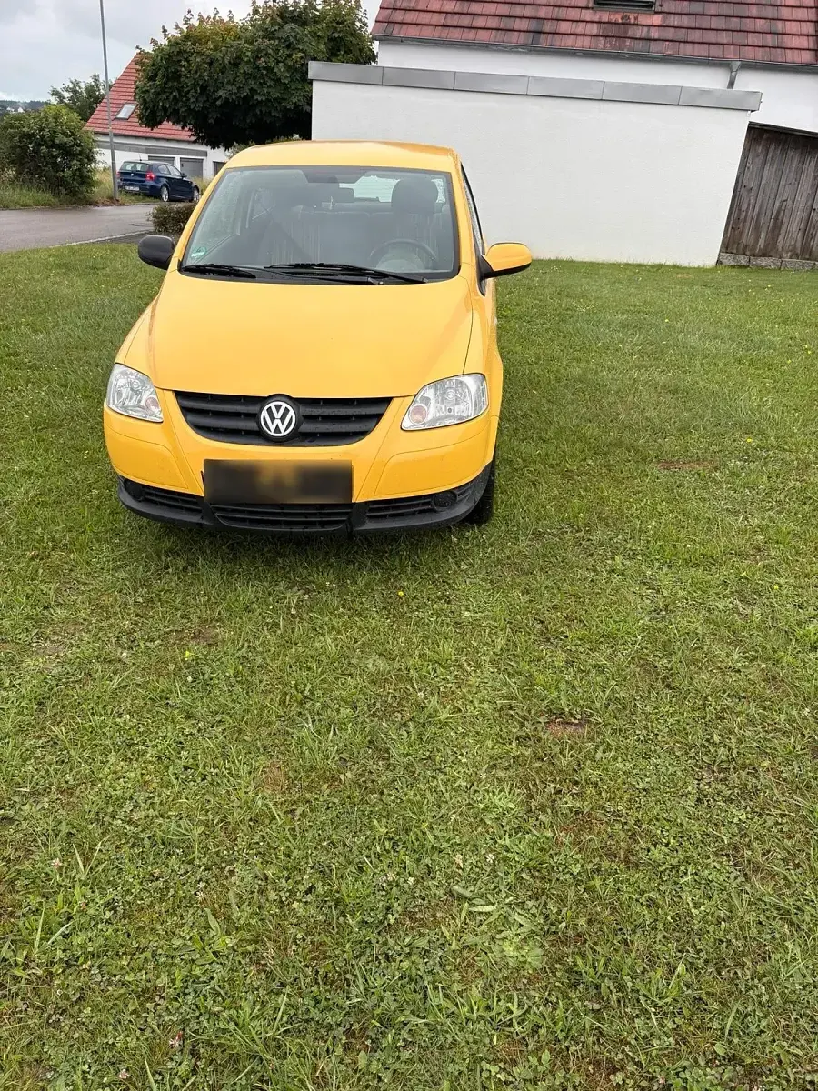 Gebraucht VW Fox 56 PS (41 kW) 2006 Gelb Kleinwagen