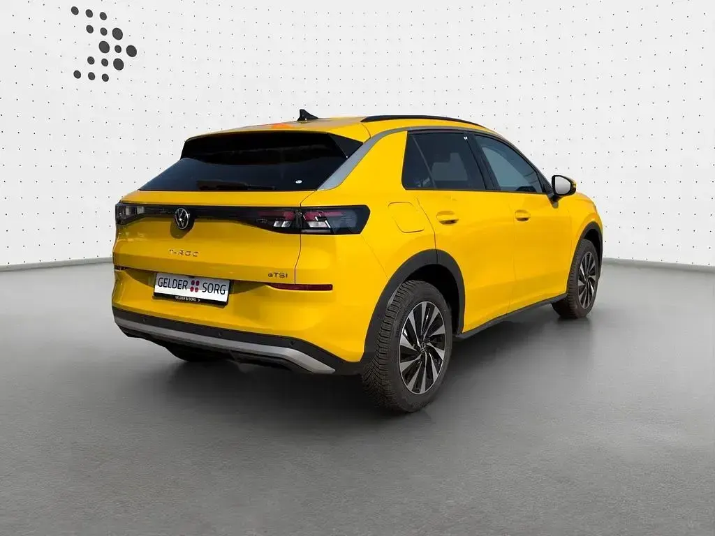 Gebraucht VW T-Roc Cabriolet Life 116 PS (85 kW) 2025 Canary yellow SUV