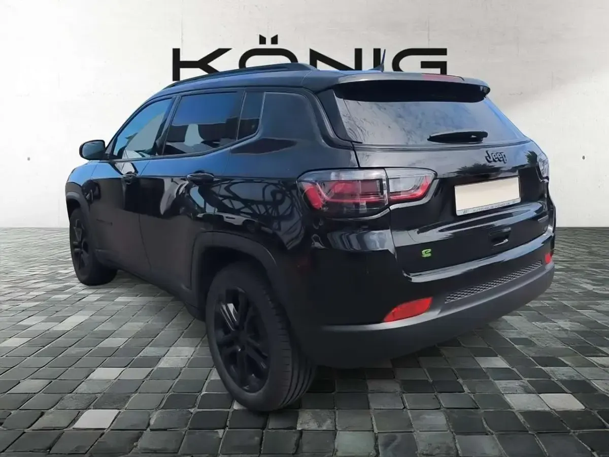 Gebraucht Jeep Compass Night Eagle 131 PS (96 kW) 2023 Solid black SUV