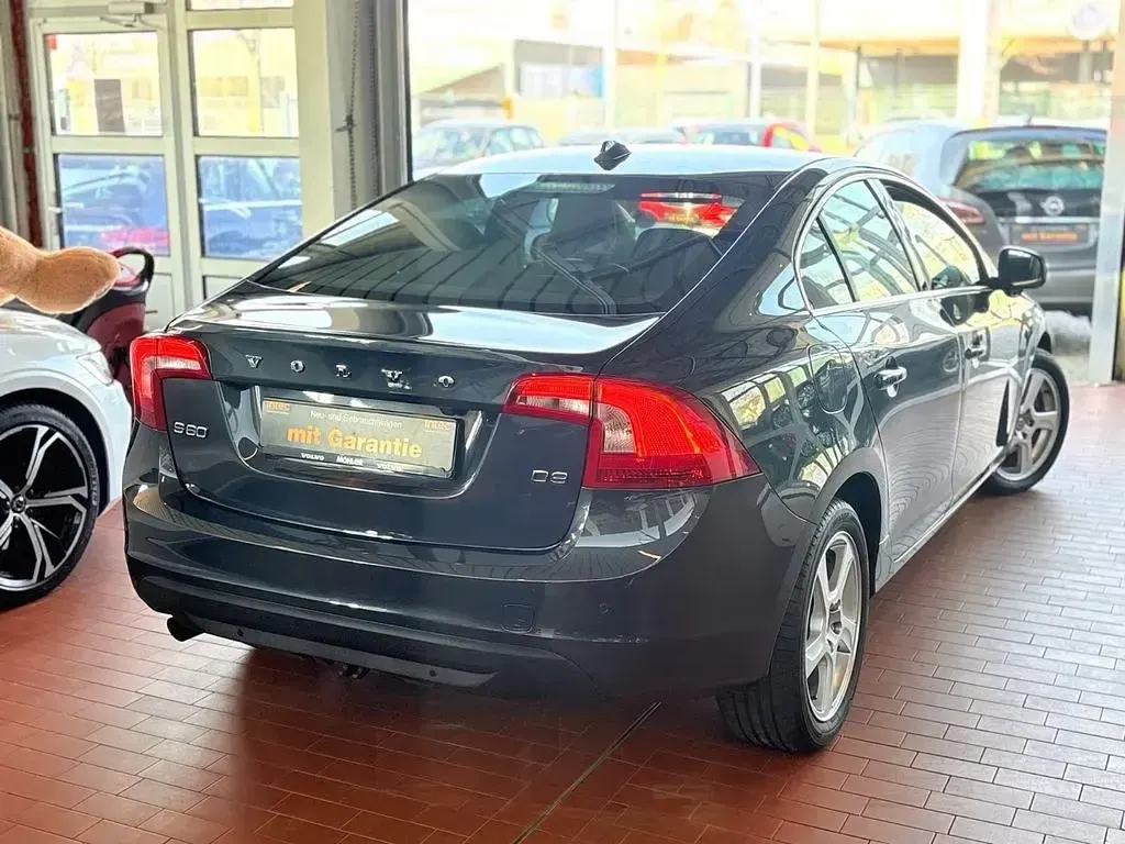 Gebraucht Volvo S60 Summum 163 PS (119 kW) 2011 Grau Limousine