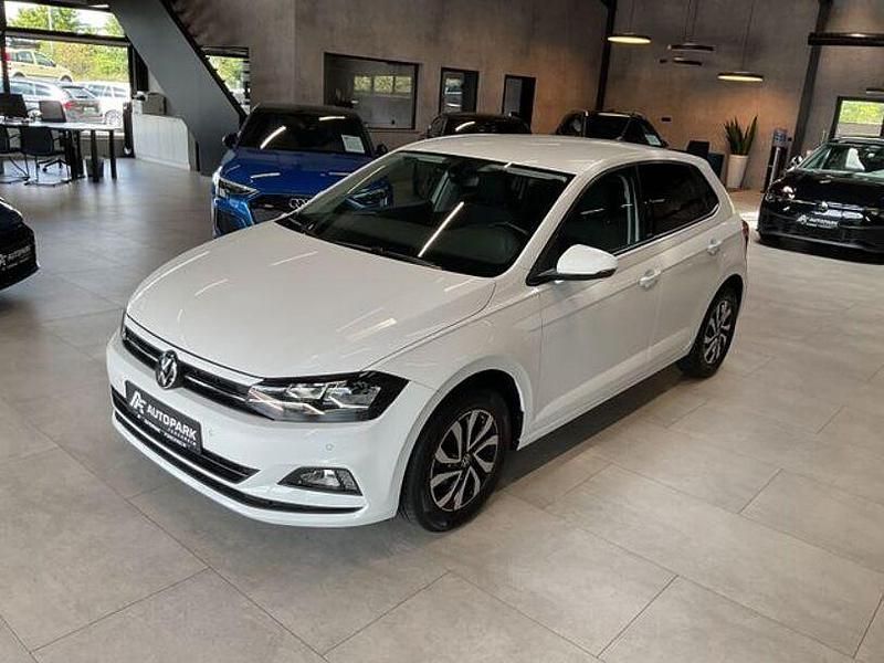 Weiß Gebraucht 2022 VW Polo Active Limousine | 16.480 € (Fairer Preis) - Bild 1/4