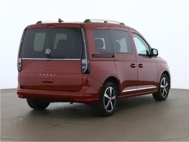 Gebraucht VW Caddy Style 122 PS (89 kW) 2022 Rot Van / Kleinbus