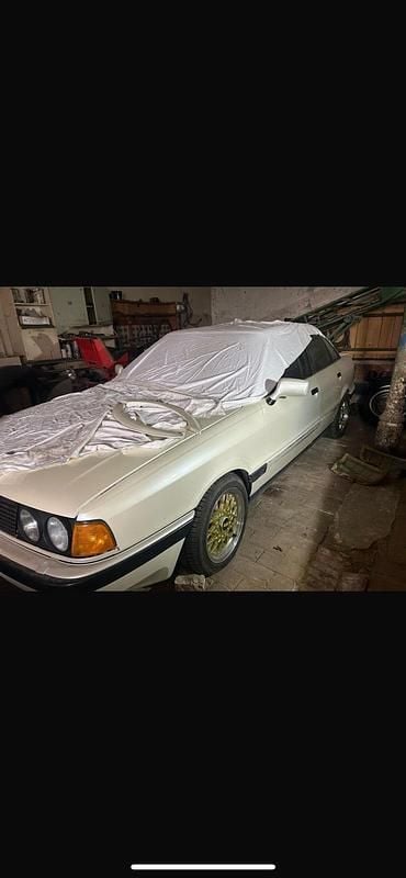 Weiß Gebraucht 1988 Audi 90 Limousine | 4.500 € - Bild 1/4