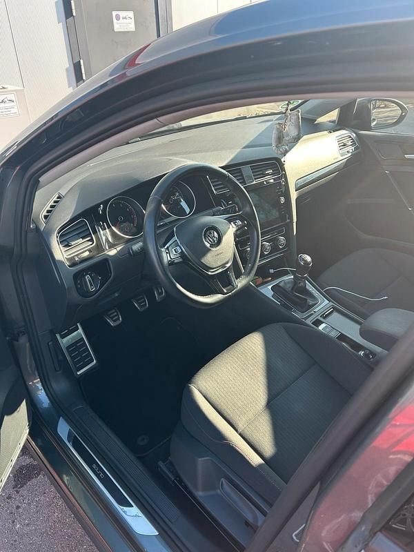 Second-hand VW Golf VII Sound 86 CP (63 kW) 2018 Gri Hatchback