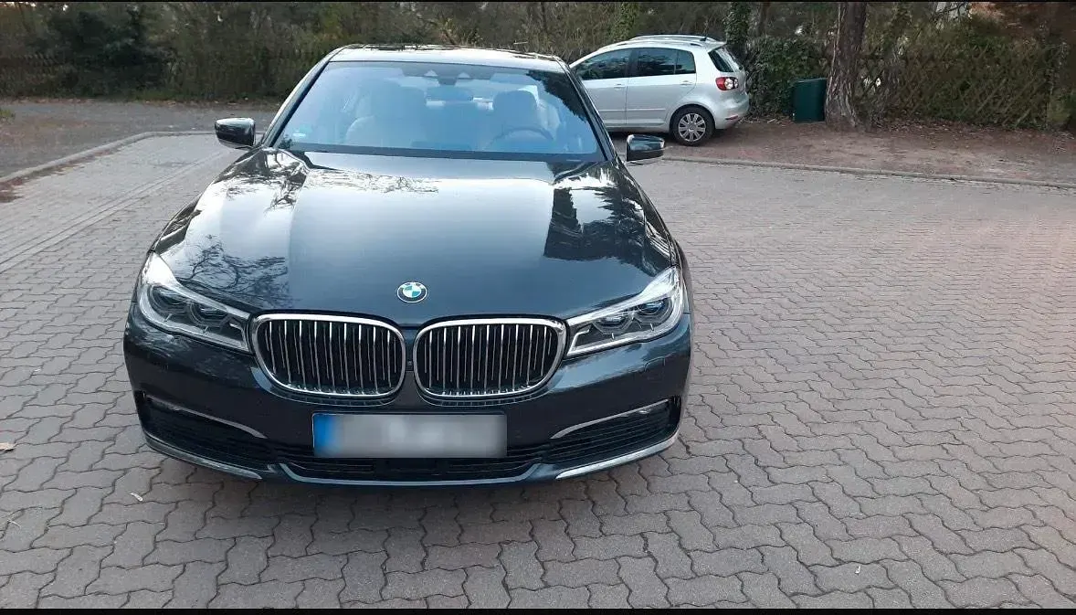 Gebraucht BMW 745 245 PS (180 kW) 2018 Schwarz Limousine