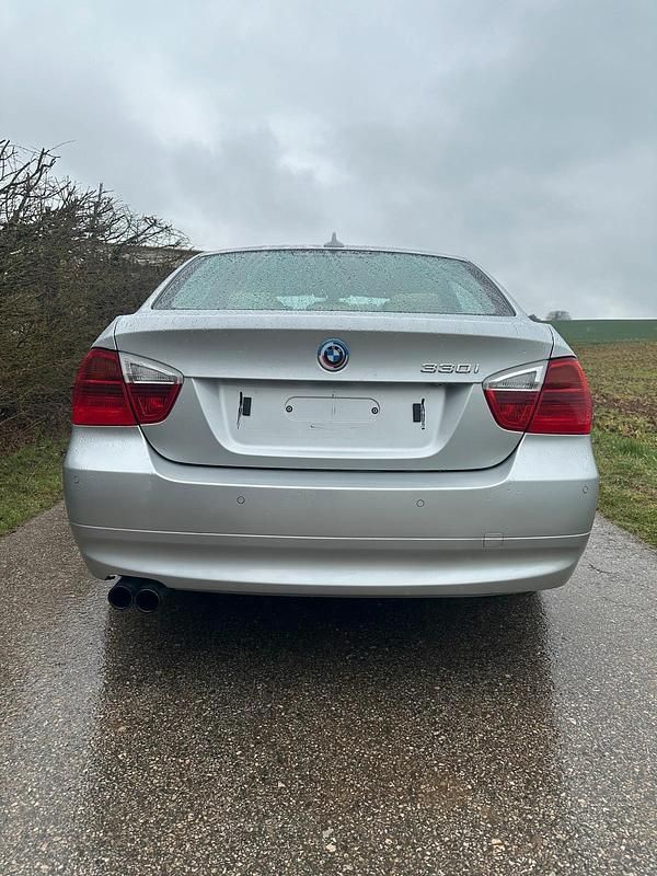 Gebraucht BMW 330 272 PS (200 kW) 2008 Silber Limousine