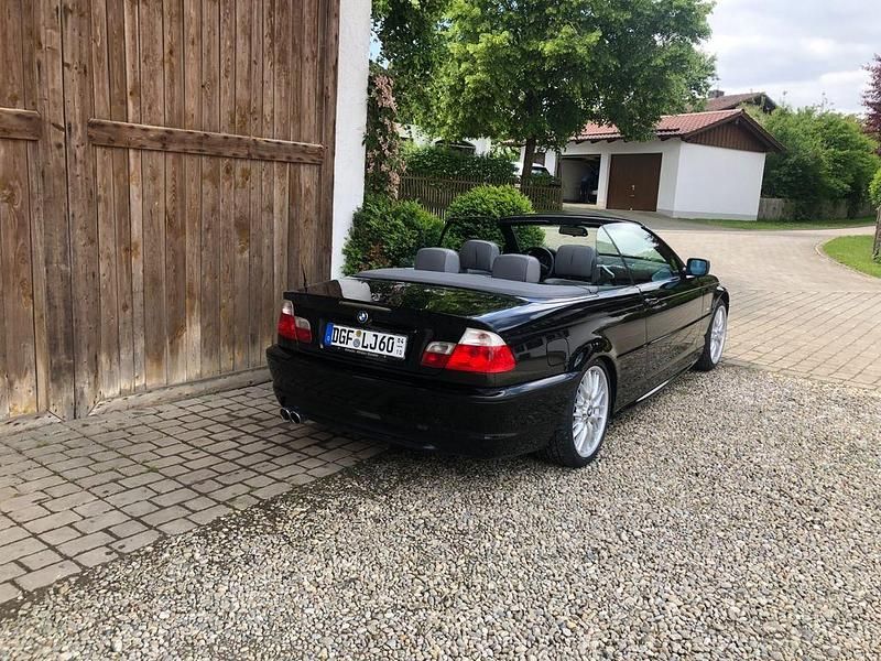 Gebraucht BMW 320 Cabriolet M Sport 170 PS (125 kW) 2002 Schwarz Cabrio