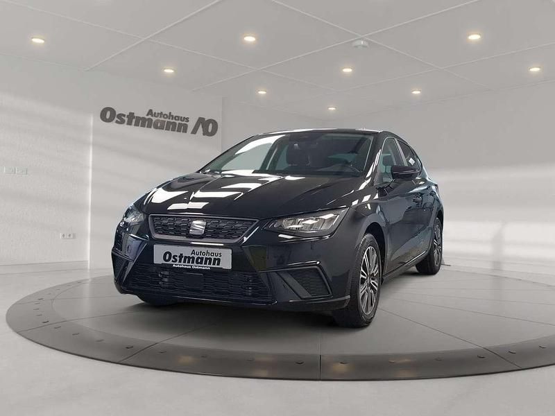 Mitternachtsschwarz Gebraucht 2025 Seat Ibiza Limousine | 24.898 € (Teuer) - Bild 1/4