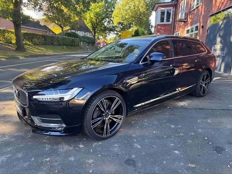 Blau Gebraucht 2018 Volvo V90 Inscription Kombi | 21.900 € (Guter Preis) - Bild 1/4