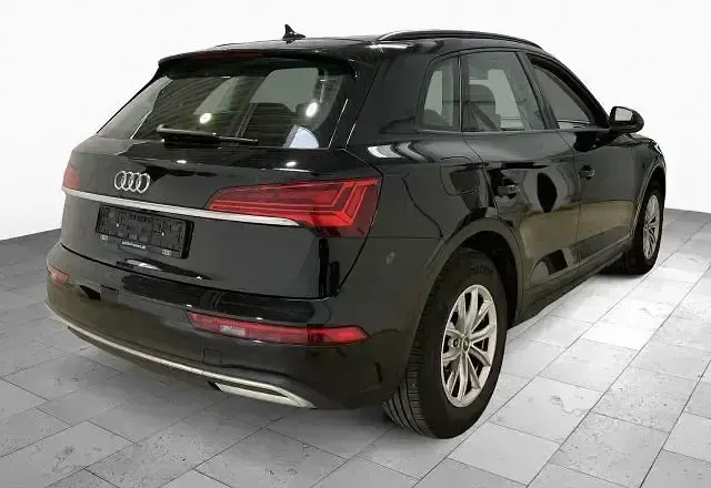 Gebraucht Audi Q5 Sport 163 PS (119 kW) 2022 Schwarz SUV