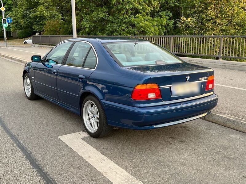 Blau Gebraucht 2002 BMW 525 Comfort Edition Limousine | 8.495 € (Fairer Preis) - Bild 1/4