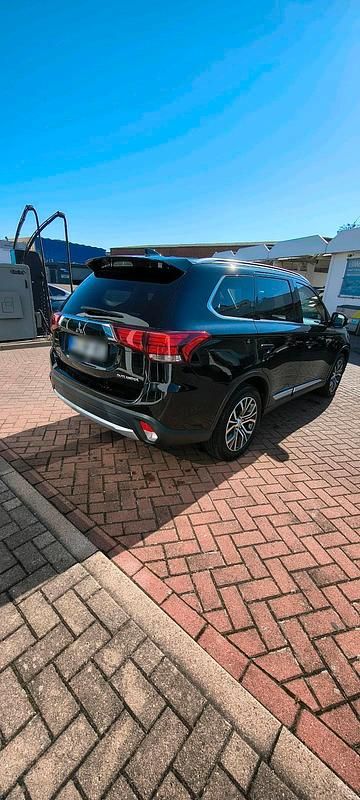 Gebraucht Mitsubishi Outlander Plus 150 PS (110 kW) 2018 Schwarz SUV