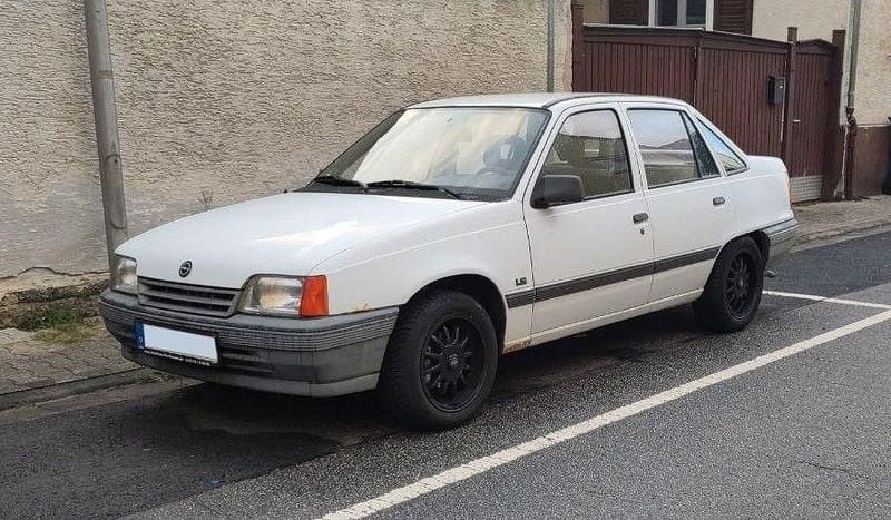 Gebraucht Opel Kadett 75 PS (55 kW) 1989 Weiß Kleinwagen