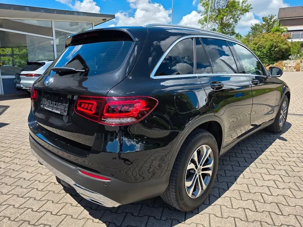 Gebraucht Mercedes GLC220 194 PS (142 kW) 2022 Schwarz SUV