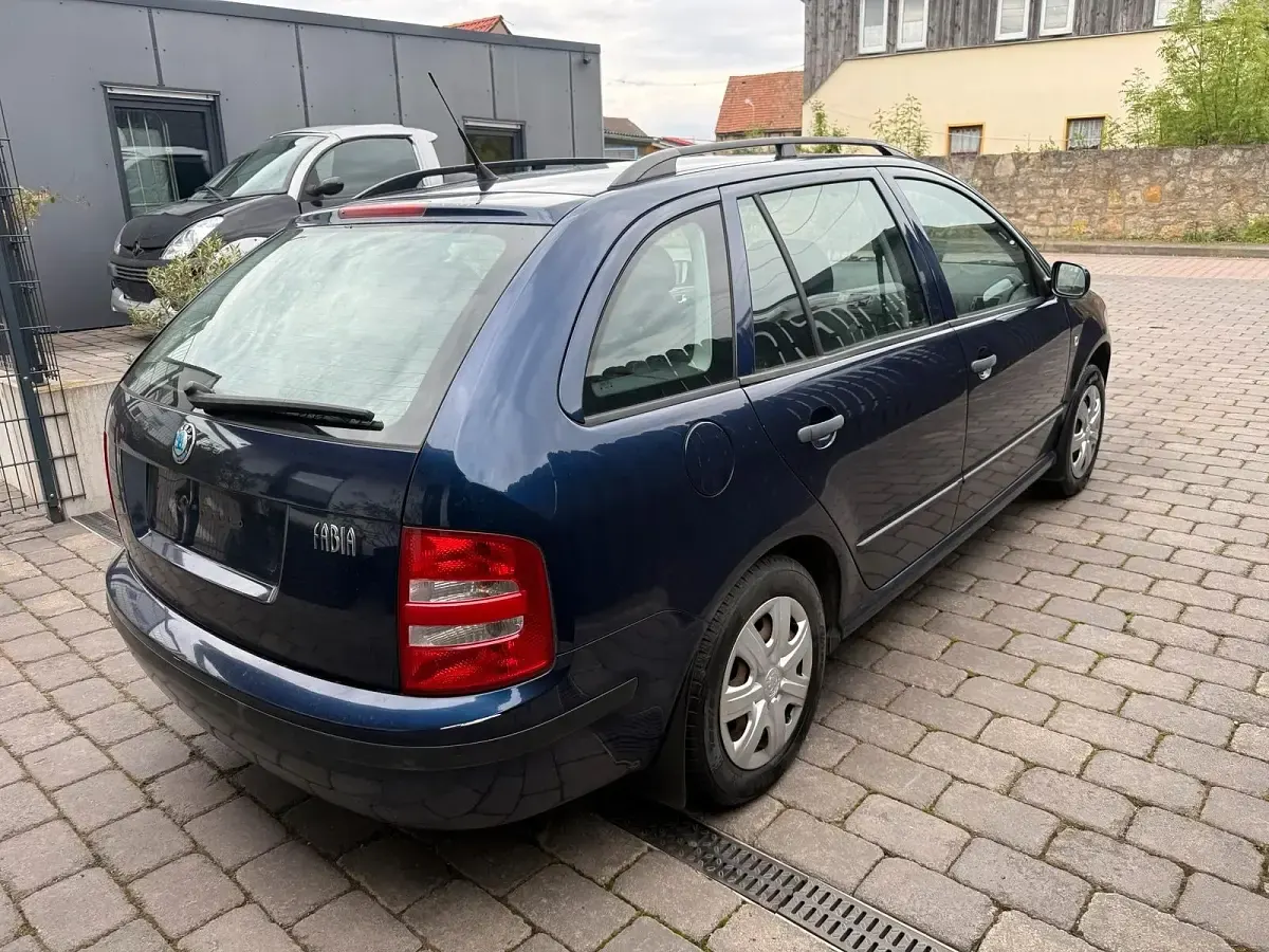 Gebraucht Skoda Fabia 64 PS (47 kW) 2003 Blau Kombi