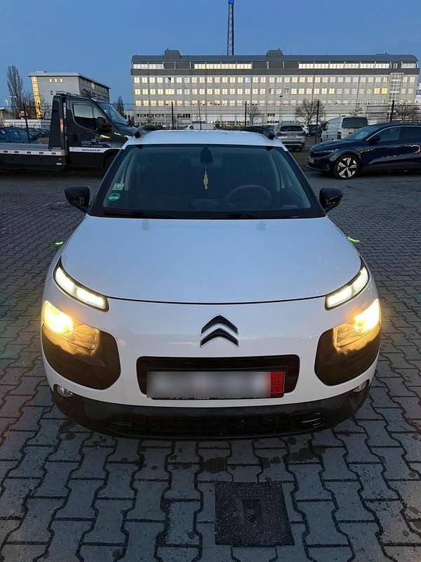 Gebraucht Citroën C4 Cactus 99 PS (72 kW) 2015 Weiß Kleinwagen