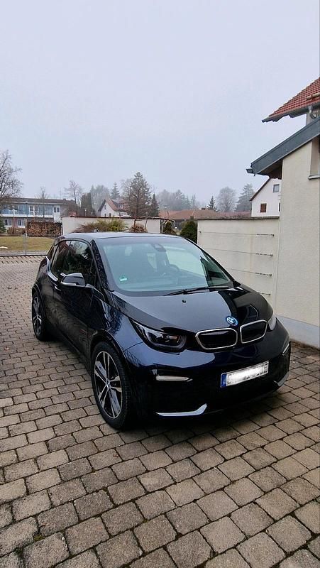 Blau Gebraucht 2020 BMW i3 Comfort Edition Kleinwagen | 21.000 € (Etwas zu teuer) - Bild 1/1