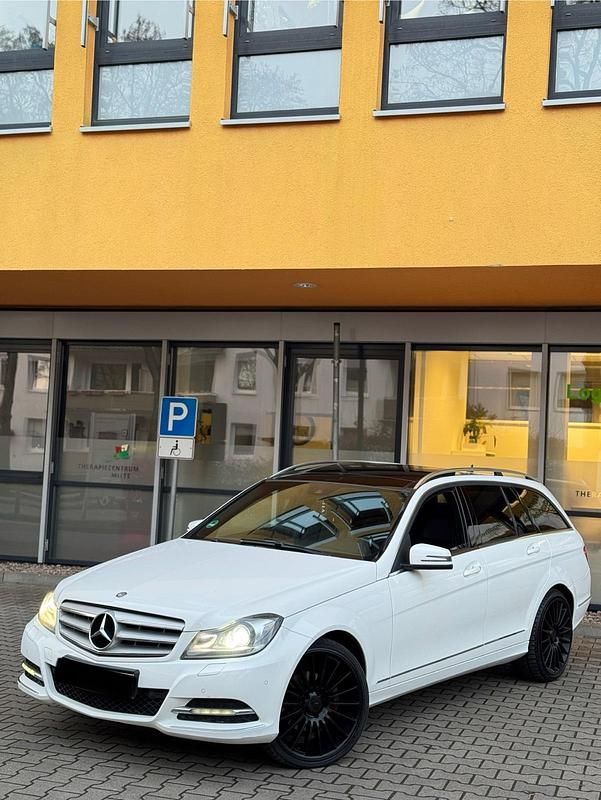 Gebraucht Mercedes C220 170 PS (125 kW) 2013 Weiß Kombi