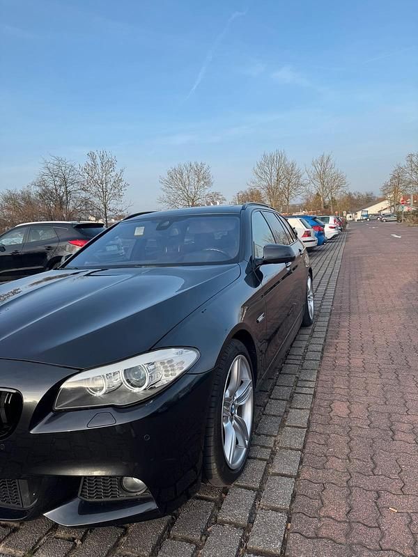 Gebraucht BMW 530 272 PS (200 kW) 2012 Grau Kombi