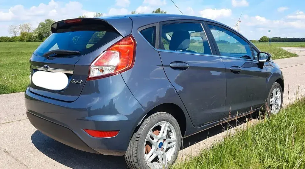 Gebraucht Ford Fiesta Titanium 80 PS (58 kW) 2013 Limousine