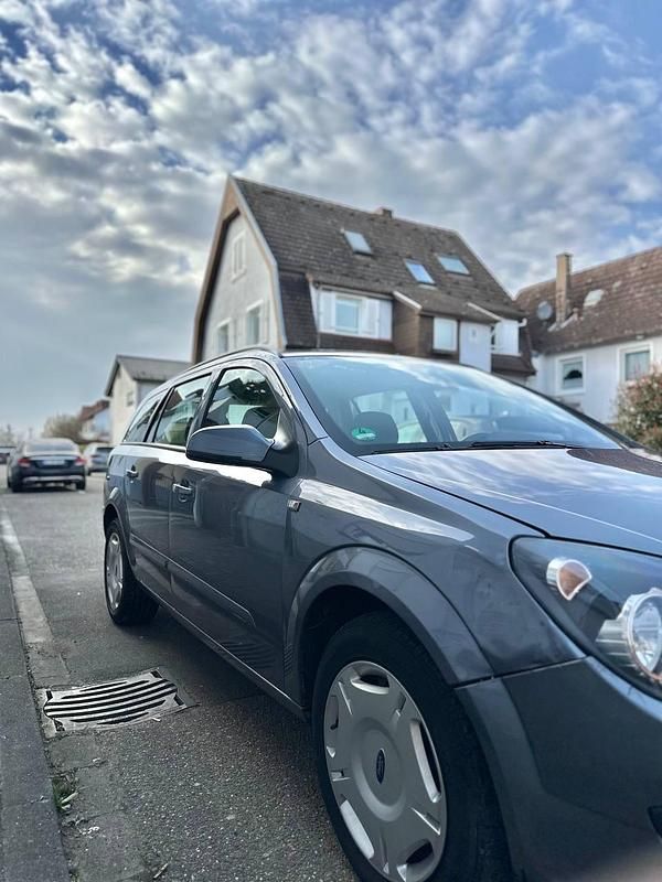 Gebraucht Opel Astra 105 PS (77 kW) 2006 Kombi