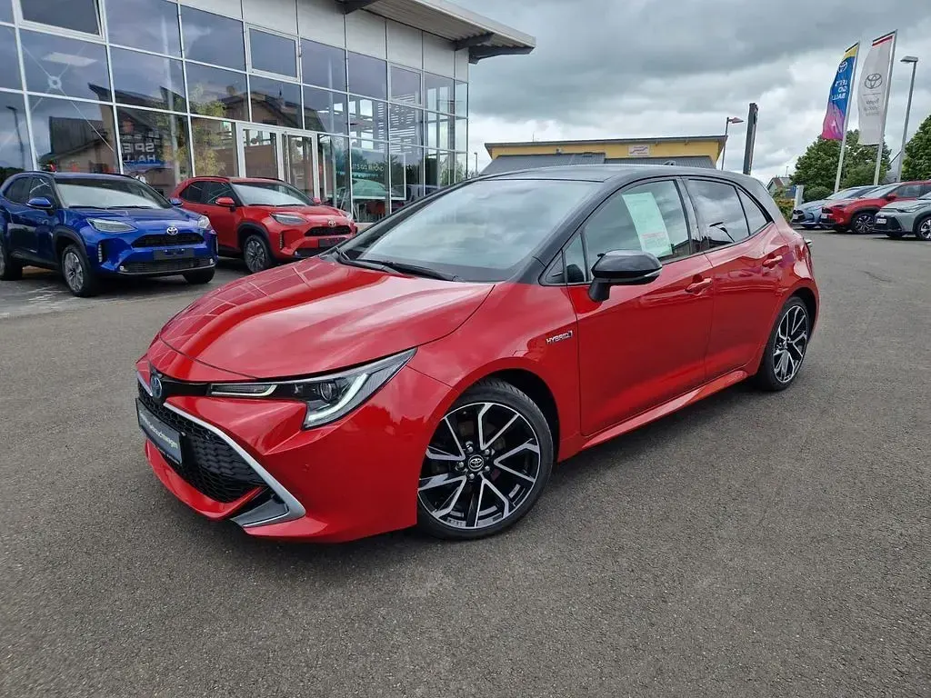 Gebraucht Toyota Corolla Lounge 184 PS (135 kW) 2019 Rot Limousine