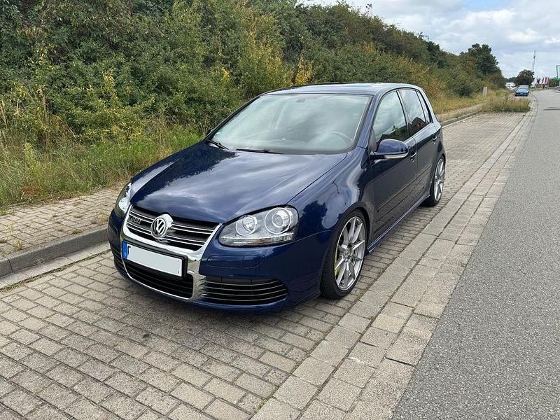 Blau Gebraucht 2005 VW Golf V R Limousine | 14.990 € - Bild 1/4