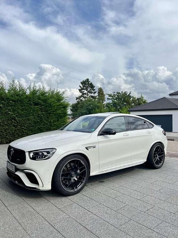 Weiß Gebraucht 2021 Mercedes GLC63 AMG AMG Coupé | 61.900 € (Fairer Preis) - Bild 1/4