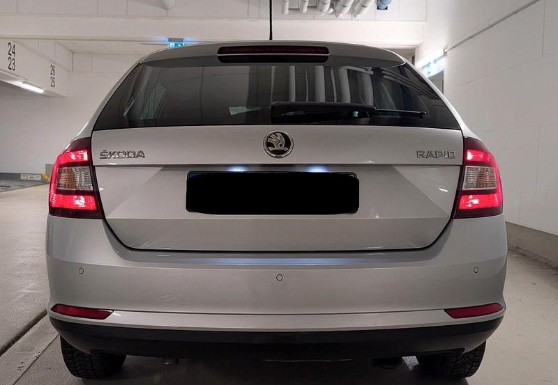 Gebraucht Skoda Rapid Clever 95 PS (69 kW) 2018 Silber Kombi