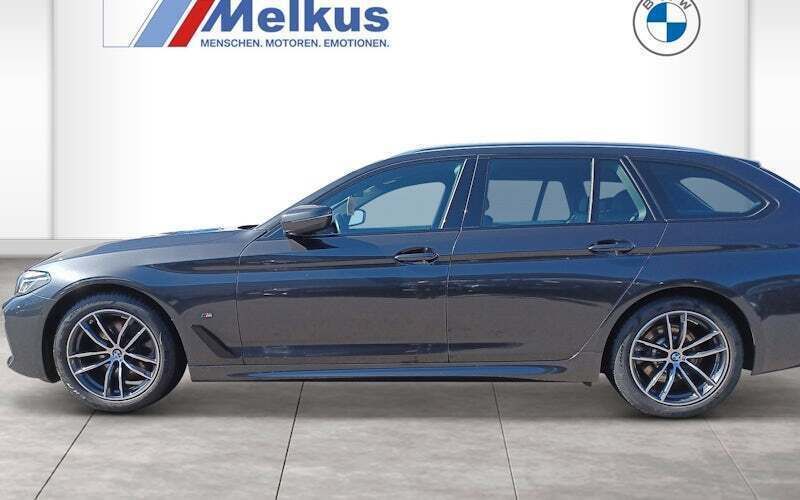 Gebraucht BMW 520 M Sport 197 PS (144 kW) 2022 Grau Kombi