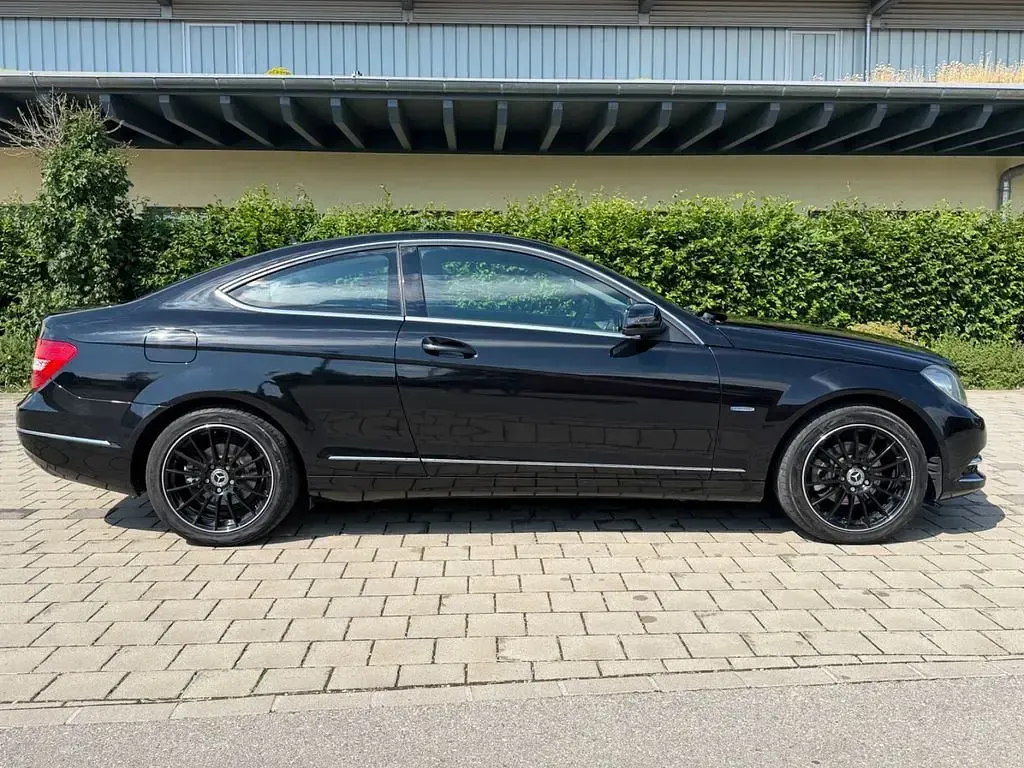 Gebraucht Mercedes C180 156 PS (114 kW) 2012 Schwarz Coupé