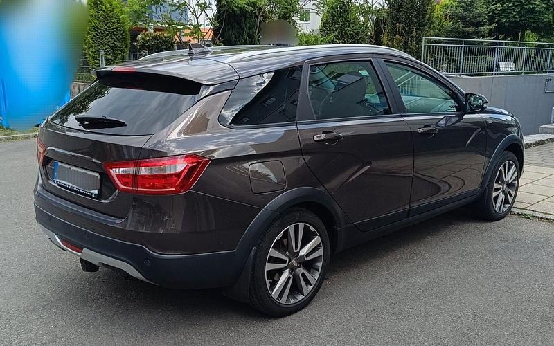 Gebraucht Lada Vesta 102 PS (75 kW) 2019 Braun Kombi