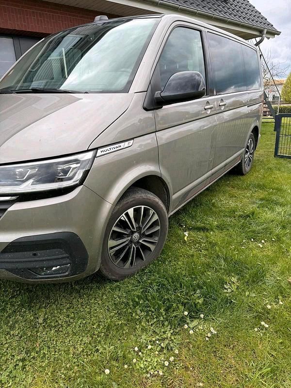 Usata VW Multivan Comfortline 200 CV (147 kW) 2020 Oro Monovolume