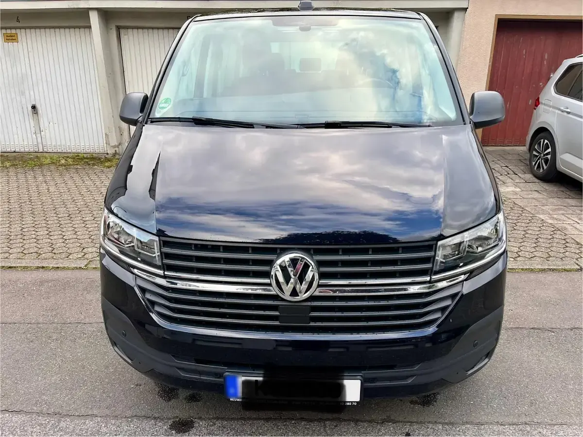 Używany VW Multivan 150 KM (110 kW) 2021 Czarny Minivan