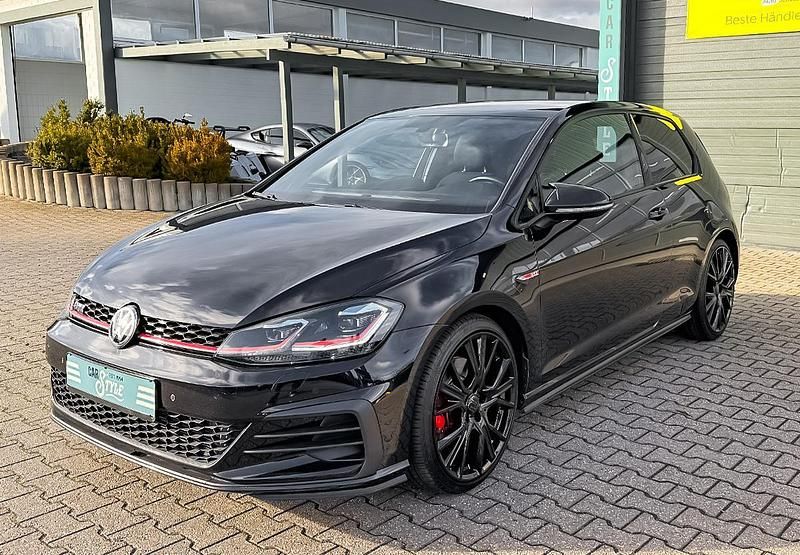 Schwarz metallic Gebraucht 2017 VW Golf VII GTI | 19.500 € (Fairer Preis) - Bild 1/4