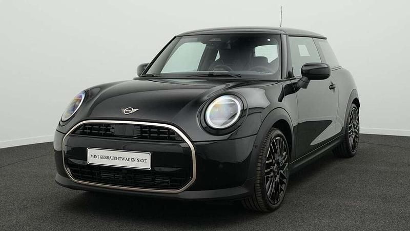 Gebraucht Mini Cooper Favoured 156 PS (114 kW) 2024 Schwarz Kleinwagen